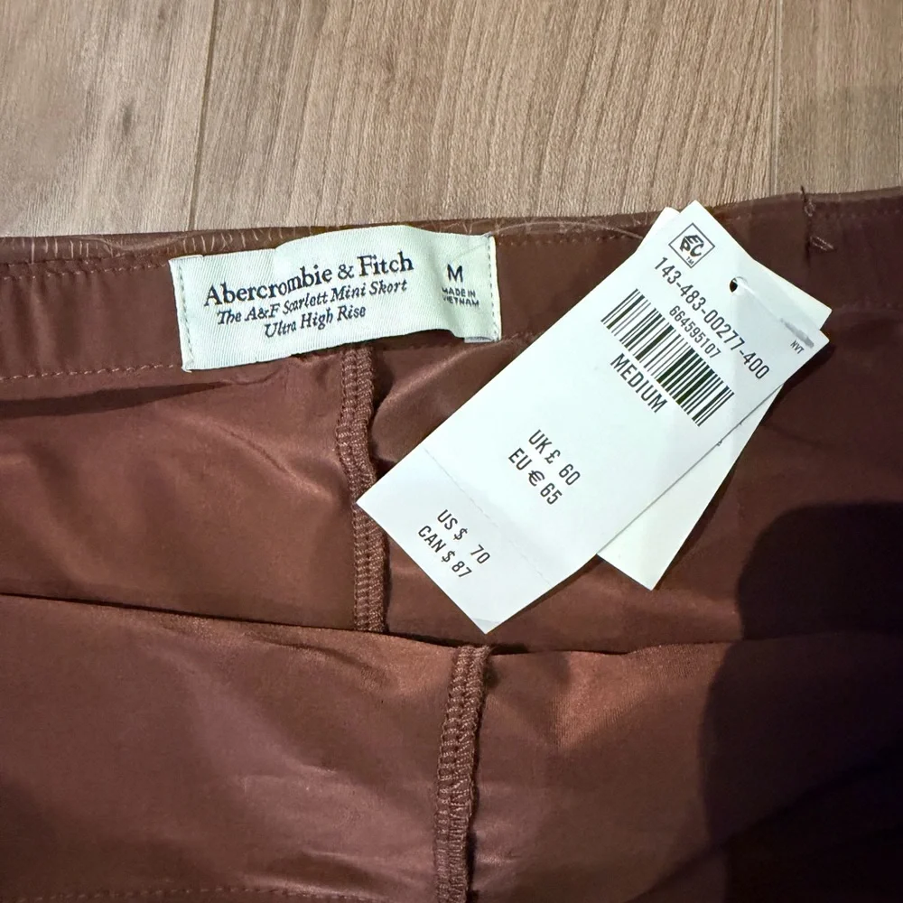 Abercrombie Brown Crocodile Pattern Skort - Picture 2 of 2